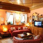 Garni Il Cirmolo Hotel 3*
