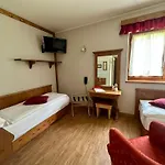 Hotel Garni Il Cirmolo 3*