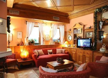 Garni Il Cirmolo Hotel 3*