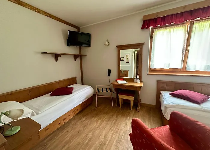 Szálloda Garni Il Cirmolo 3*
